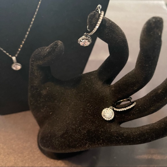 Sterling Silver with Black Rhodium plated necklace and drop earrings set. - Picture 4 of 5